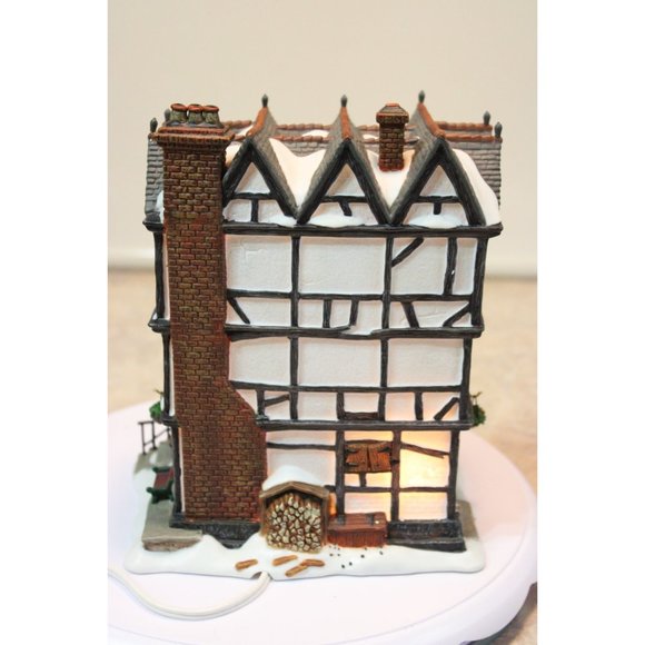 Dept 56 Dickens Village - The Timbers Motel - Picture 4 of 8